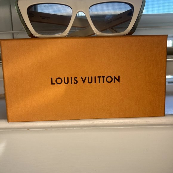 Louis Vuitton Accessories - Louis Vuitton Moon Cat Eye Sunglasses Creme Monogram Temples
